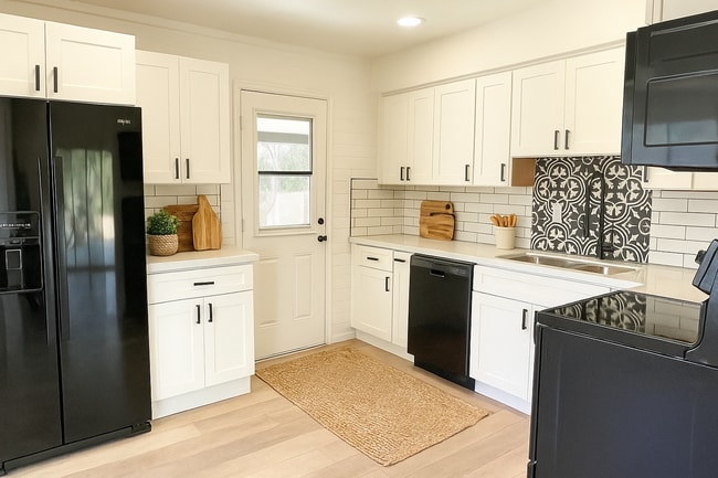 Photo - 37830 Linda Dr