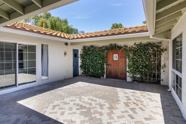 Photo - 32046 Kingspark Ct