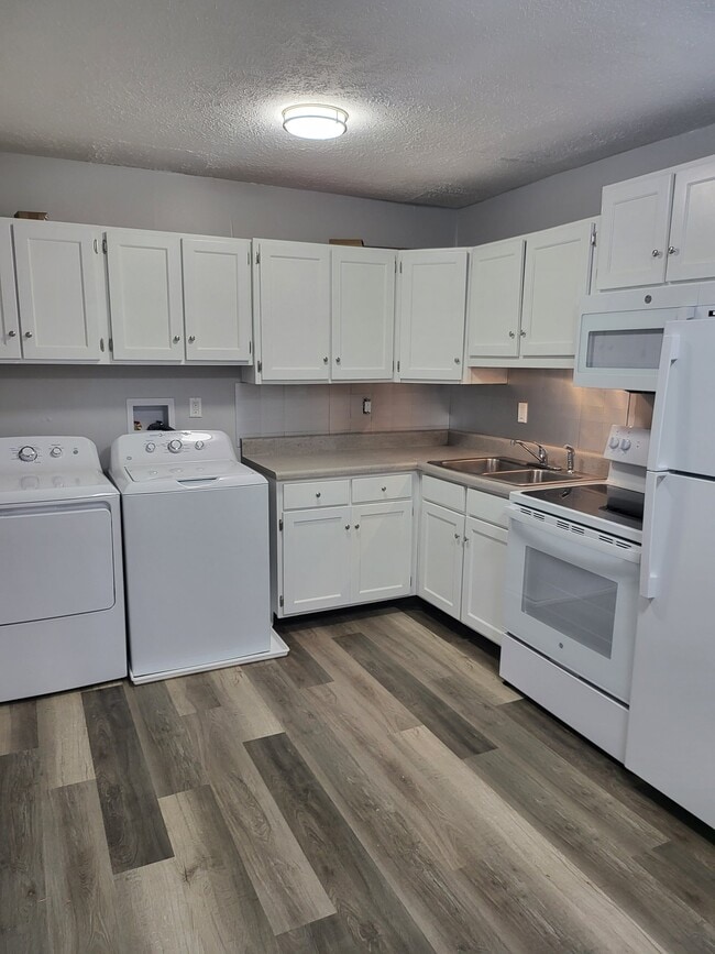 Photo - 572 Meadow St Unit 9