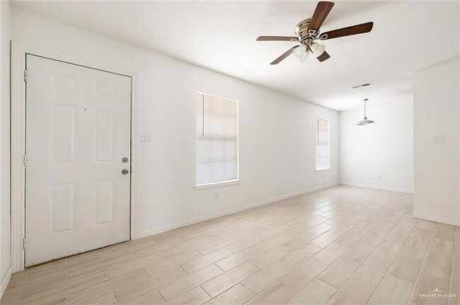 Photo - 402 Gastel Cir Unit 17