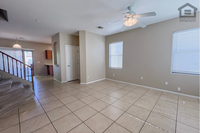 Photo - 4Bed/2.5 Bath House at Greenway/75th Ave! Ready for Immediate Move-In! -- Gated Community!