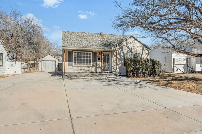 Building Photo - 3 bed 1 bath now available in the heart of Lubbock