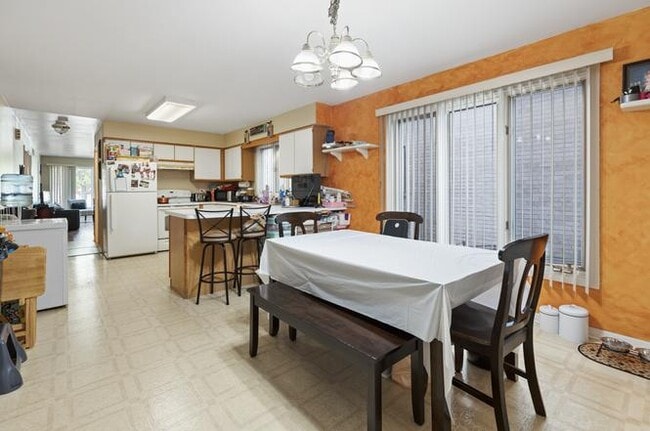 1105 N 19th Ave Unit 2
