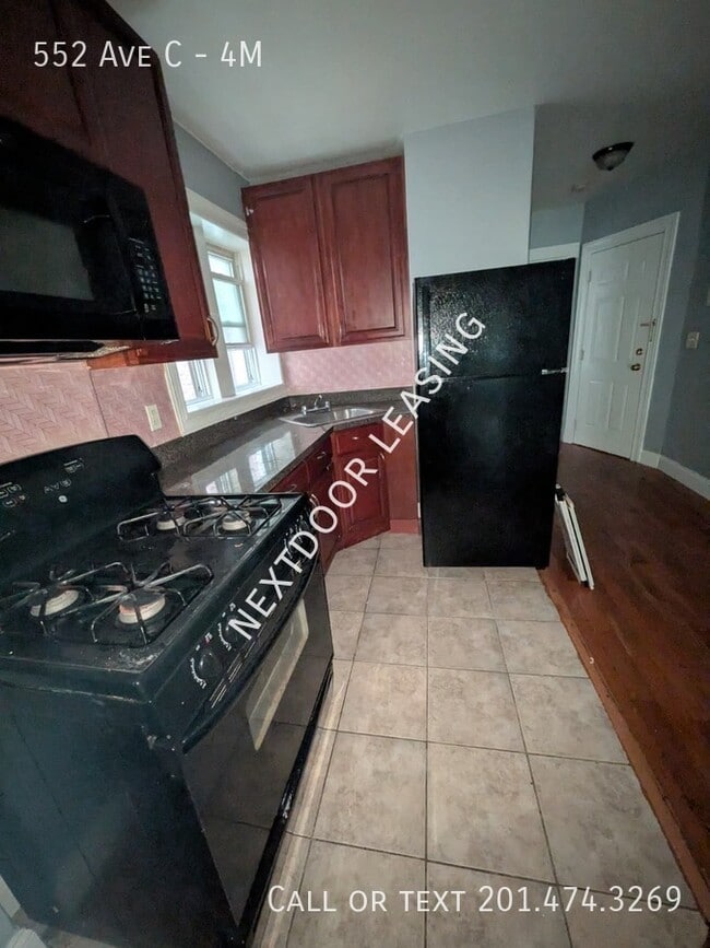 Building Photo - 552 Avenue C Unit 4M