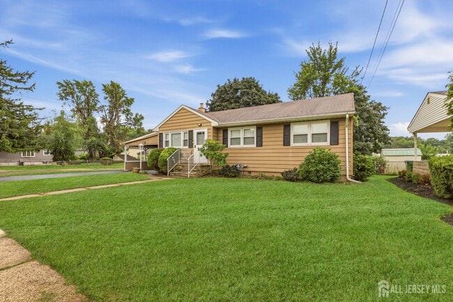 320 Suttons Ln