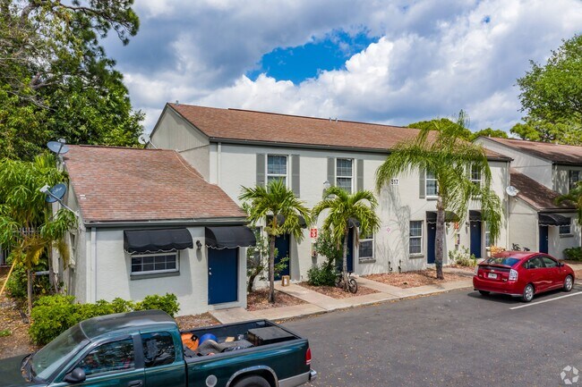 Woodside Villas Apartments