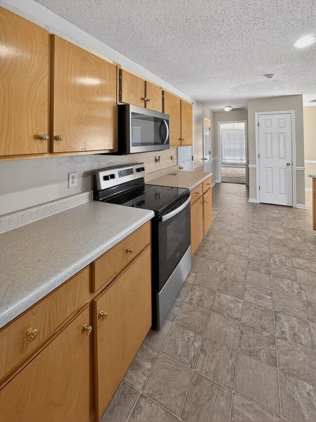 Photo - RATE DROP ALERT (was $2200/month) and MOVE-IN SPECIAL: 1st FULL MONTH'S RENT FREE*