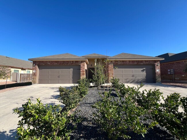 Photo - Luxury 3/2 Duplex in Seguin, Texas!