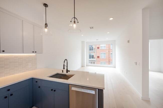 Photo - 425 3rd St Unit #319