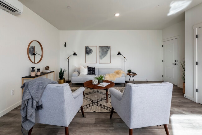 Photo - Bailey Commons