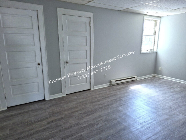 Photo - 542 Midland Ave