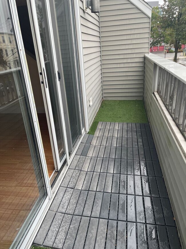 Photo - DUPLEX TOWN HOUSE W 2 PORCHES , DECK, POOL, LAUNDRY IN UNIT CENTRAL AC Have a look!!!