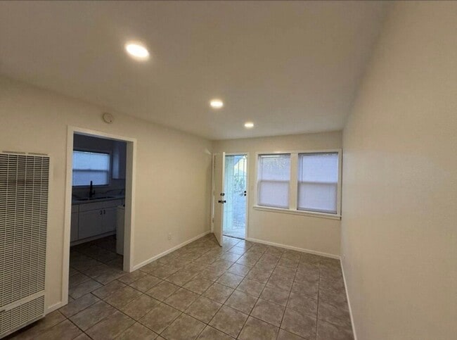 Photo - 731 W Vernon Dr Unidad 1/2