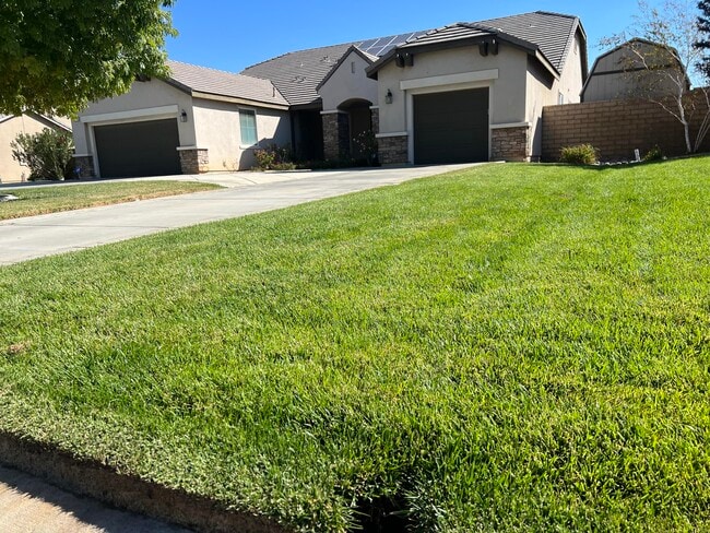 Building Photo - 41530 Yew St