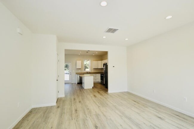 Photo - 811 S Cameron St