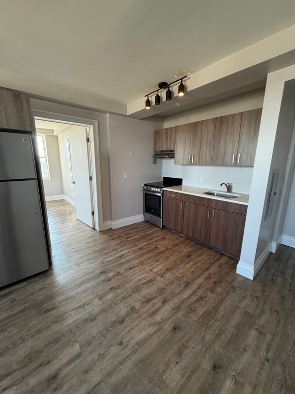 Building Photo - 106 N Grove St