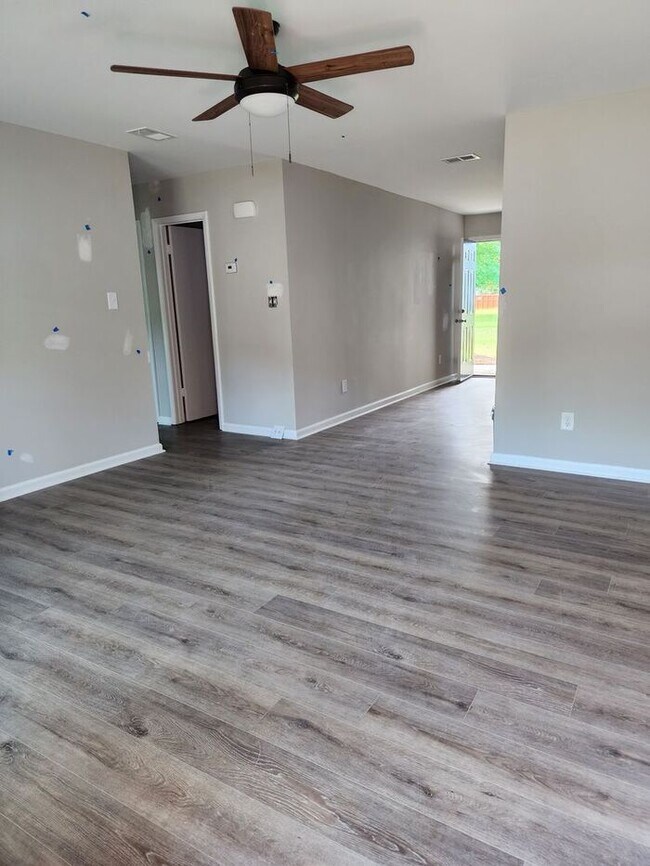 Photo - 6469 Rockford Dr