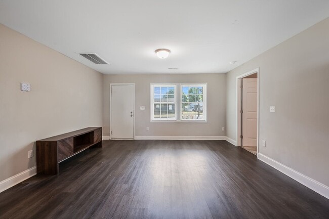 Photo - 912 Joyner St