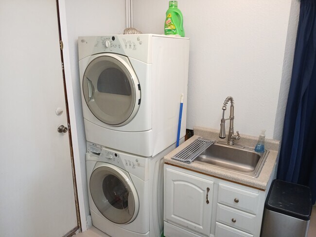 Personal Laundry - 7460 E Denelle St Unit 4A