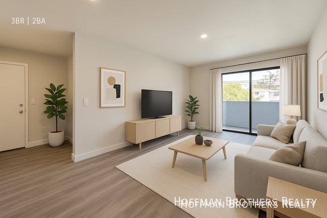 Building Photo - 619 N Kingsley Dr