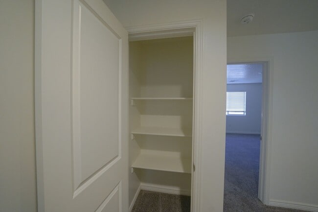 Photo - Spacious Townhome for Rent – Prime Location!