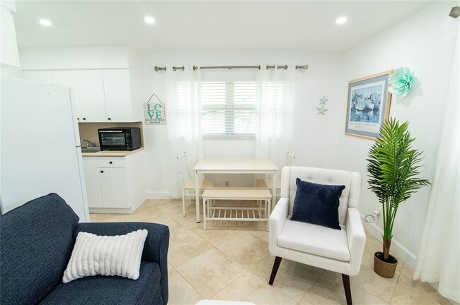 Photo - 3230 NE 13th St Unit 203