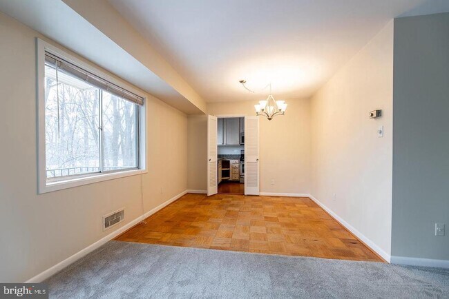 Photo - 10648 Montrose Ave Unit 102
