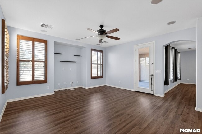 Photo - 2140 W Desert Ln