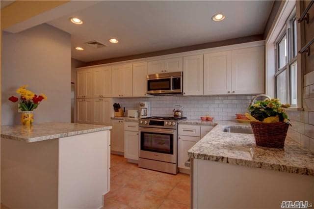 Photo - 85 Jefferson Blvd