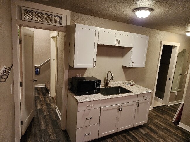 Photo - 1619 W Providence Ave