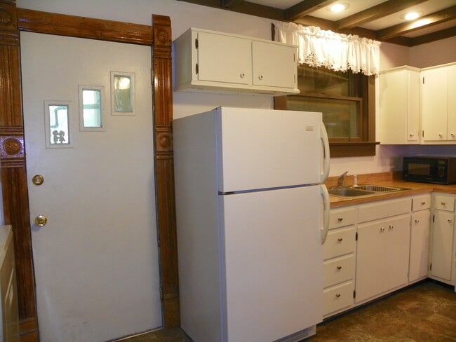 Building Photo - 414 S Jefferson St Unit Apartment 418