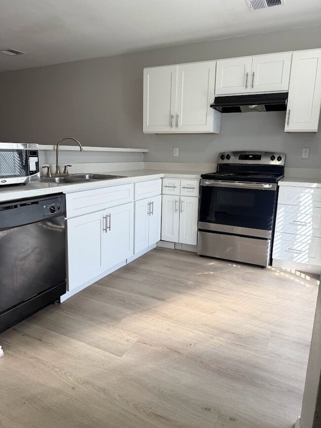 Photo - River Crossing 2 Bed 2 1/2 Bath - 2 Story Townhome