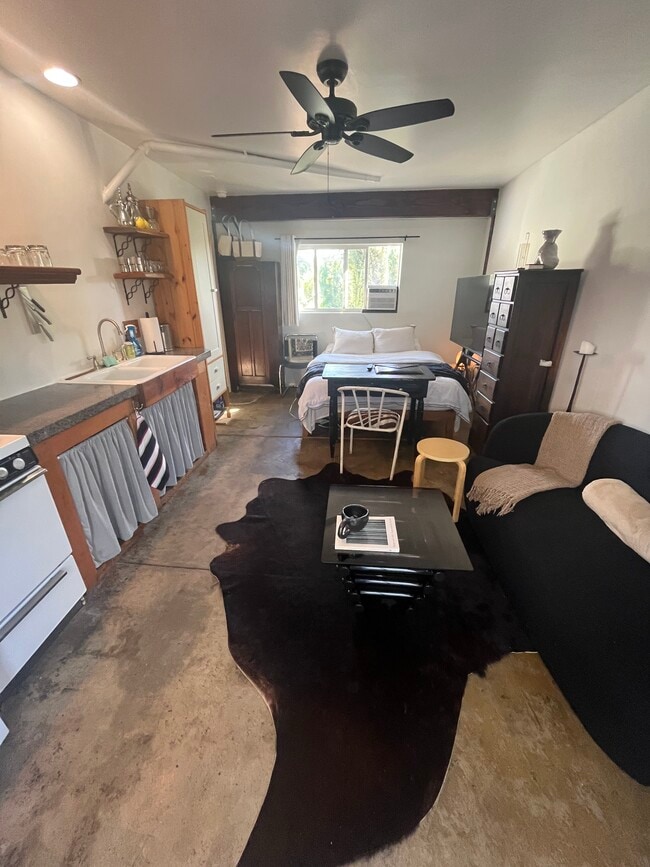 Building Photo - 652 Tularosa Dr Unit #652 .5