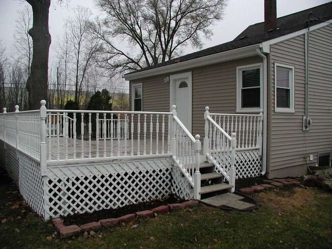 Photo - 44179 Grand River Ave