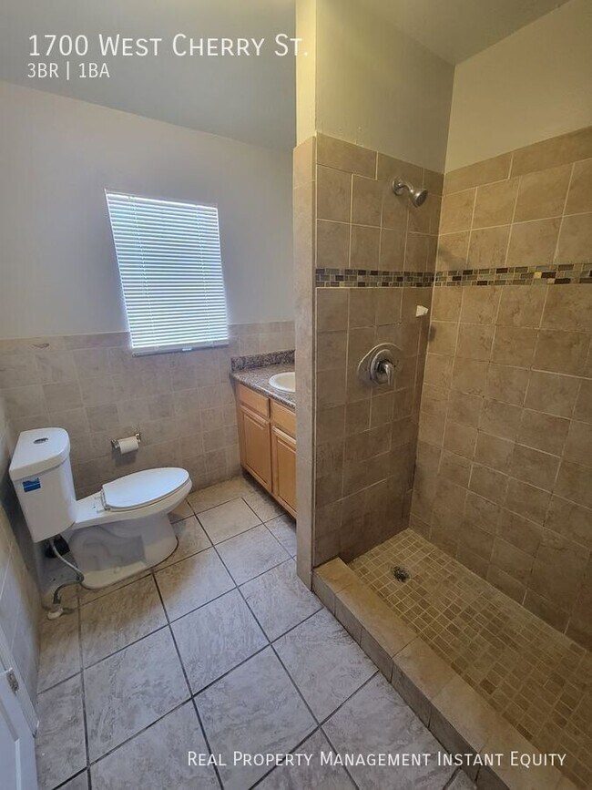 Photo - 1700 W Cherry St