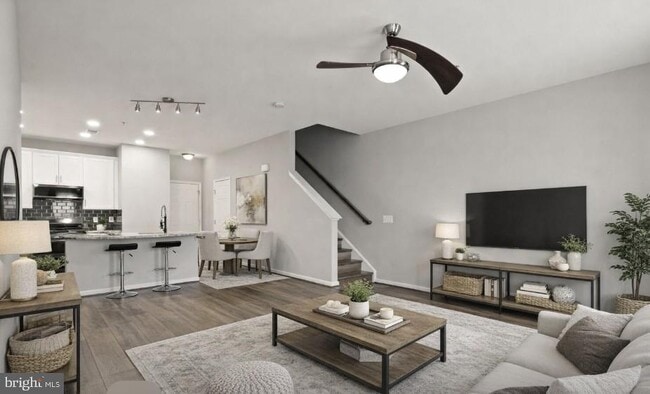 Photo - 9541 Center St