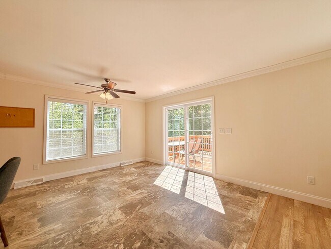 201 Lost Forest Rd
