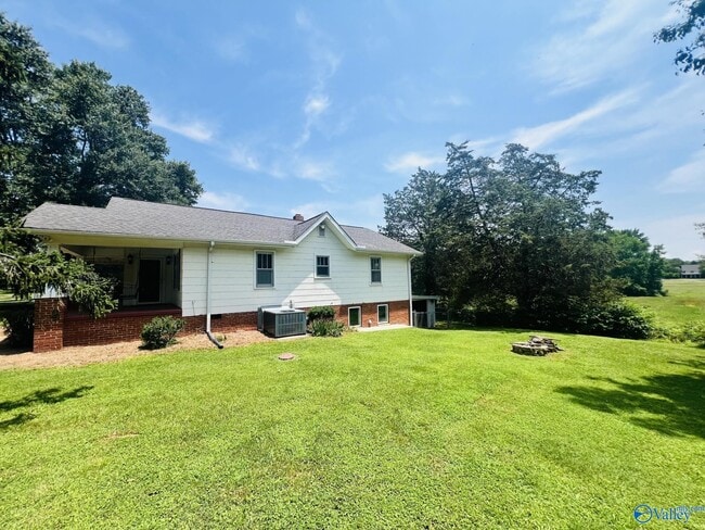 Photo - 1457 Jeff Rd NW