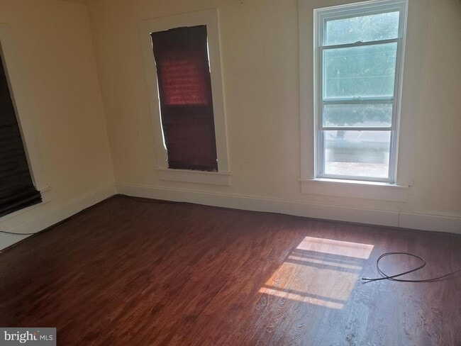 Photo - 437 S Burhans Blvd