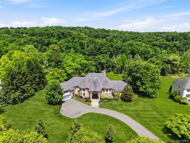 4 Fawn Ln