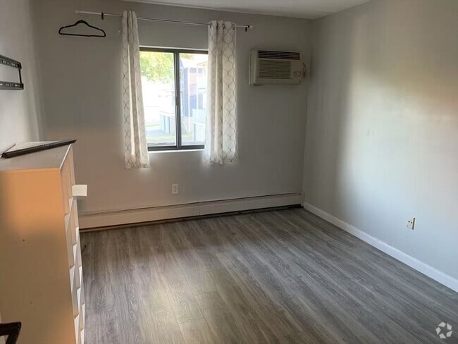 Building Photo - 43-51-51 Albion St Unit A8 Rental