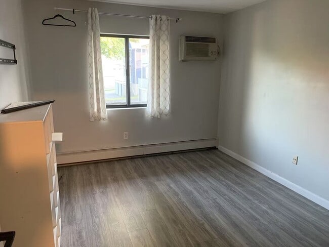 Building Photo - 43-51-51 Albion St Unit A8 Rental