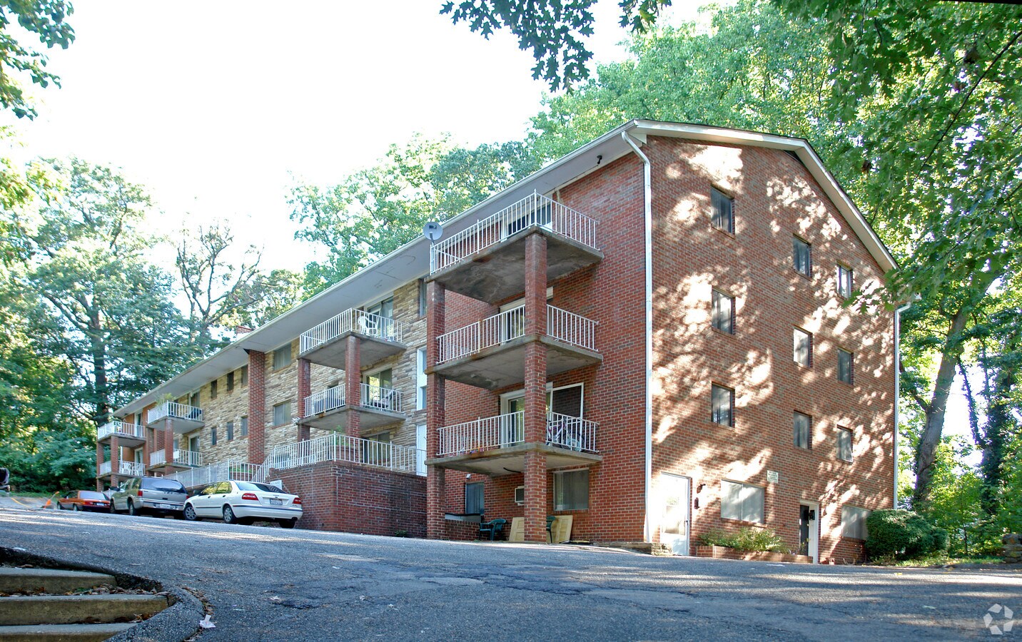 Shatz Apartments - Shatz Apartments
