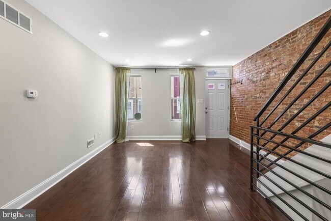 Photo - 2045 Wilder St