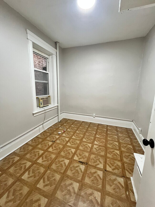 Photo - 322 Baldwin Ave