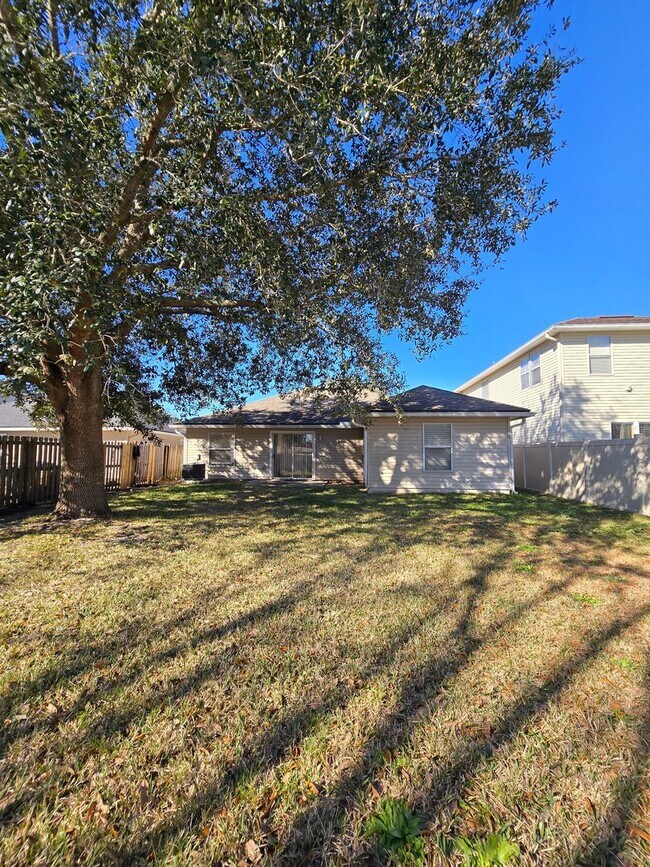 Photo - 4/2 Silver Creek Home Available Now!