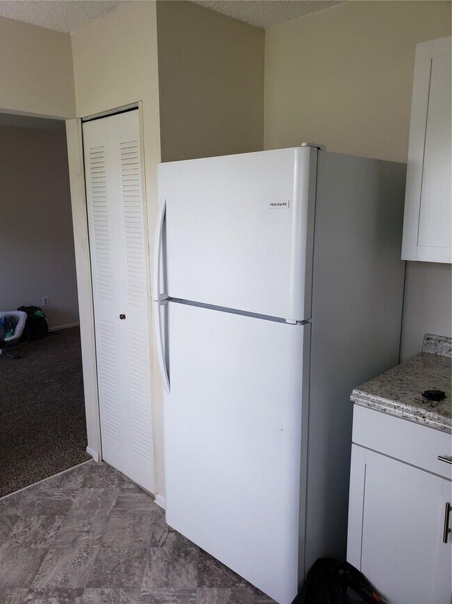 Photo - 2/2 Home in Silver Springs Shores Lake Joy...