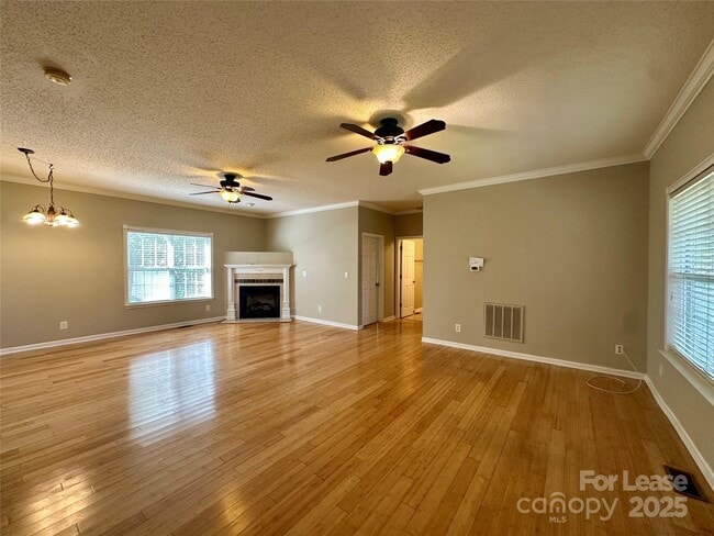 Photo - 3331 Robinwood Rd