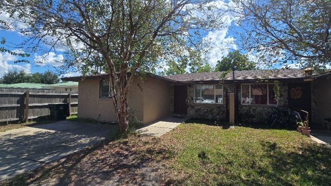Photo - 825 Bradley Cir