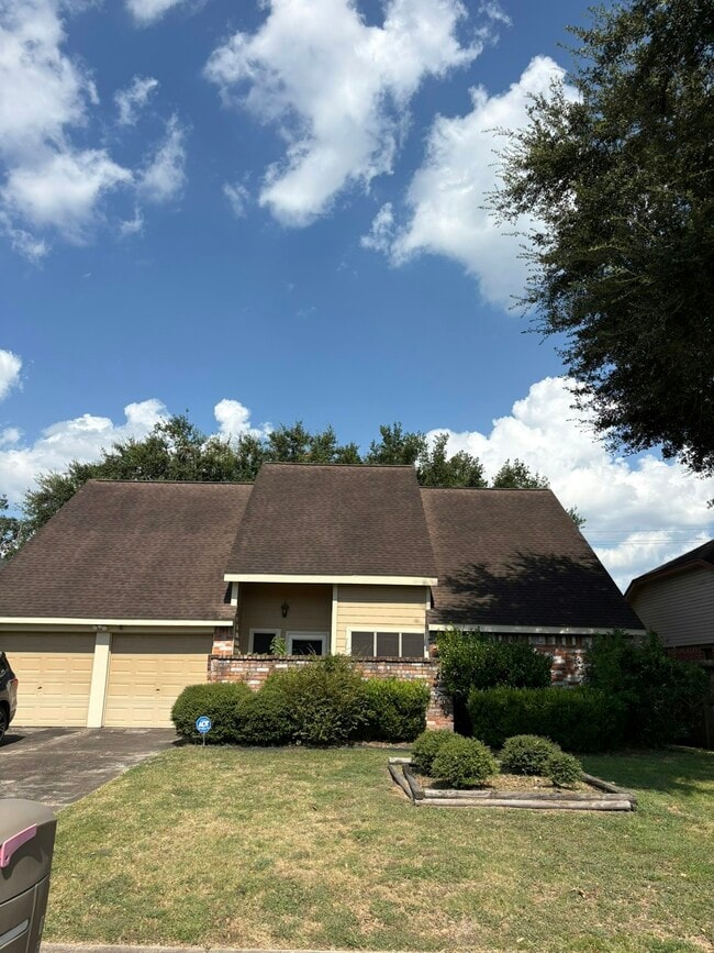 Building Photo - 16623 Lost Quail Dr